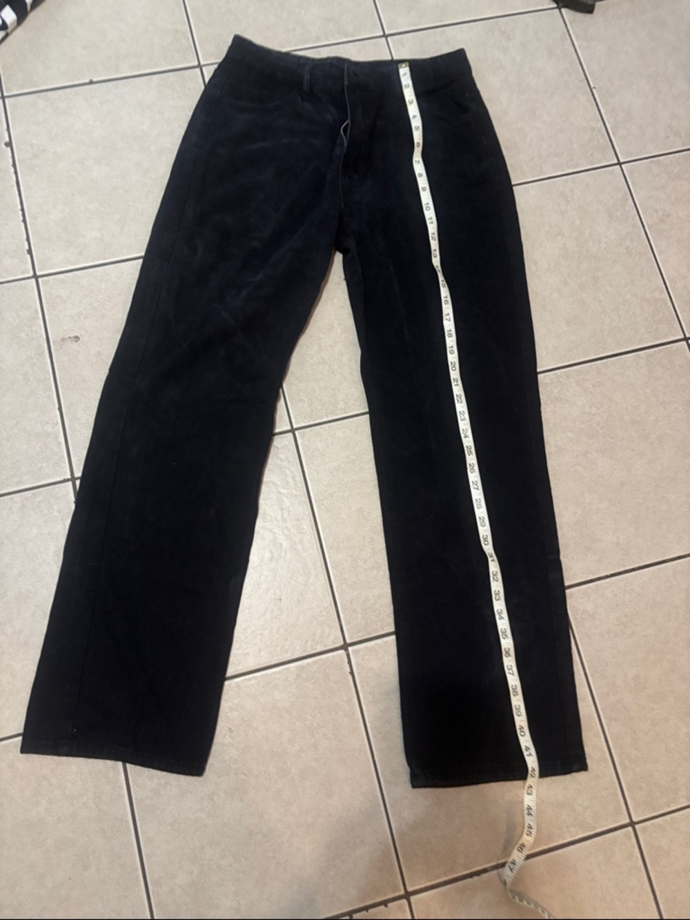 Straight-Leg Women's Black Jeans — Classic Everyday Style